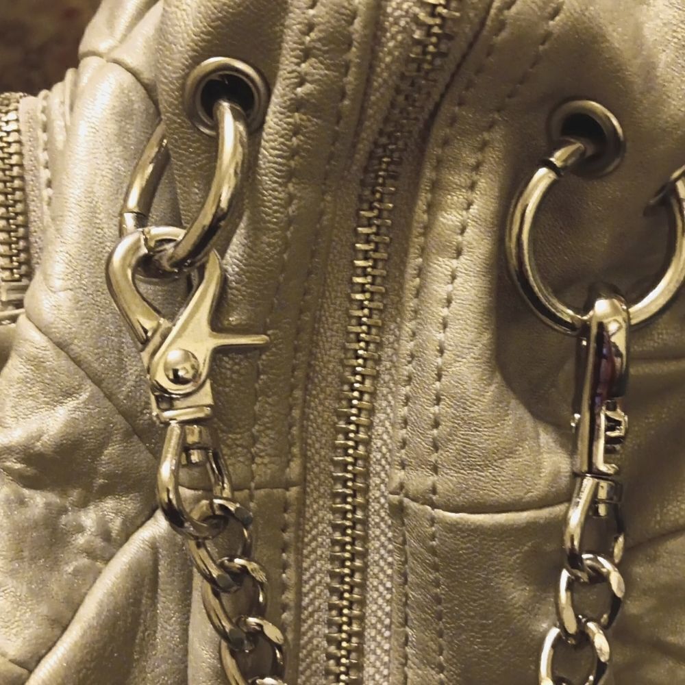 Badgley Mischka Kisha Large Bag - Picture 10 of 14